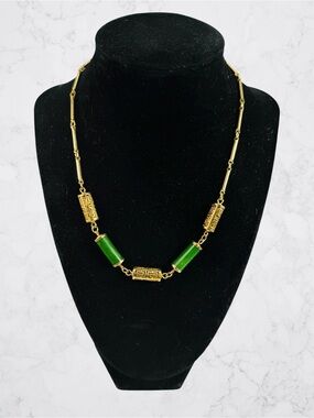 Vintage Sarah Coventry Faux Jade Necklace Gold Tone Asian Oriental  1970s 16"